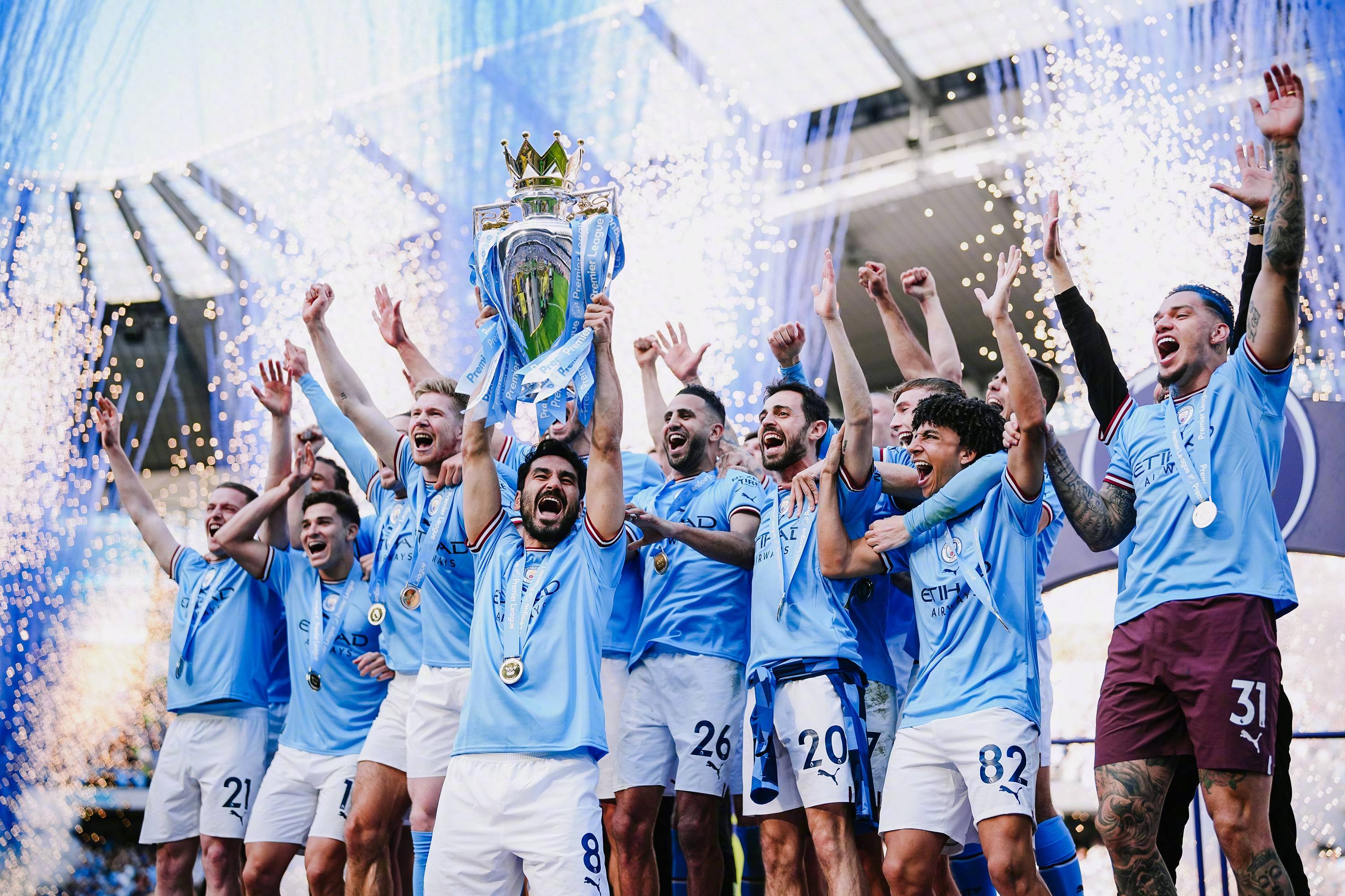 赛前欧冠传出新动向；斯图加特官宣签约；管理层表态——目标明确；资深球员宣示担当的简单介绍-友博官方网站