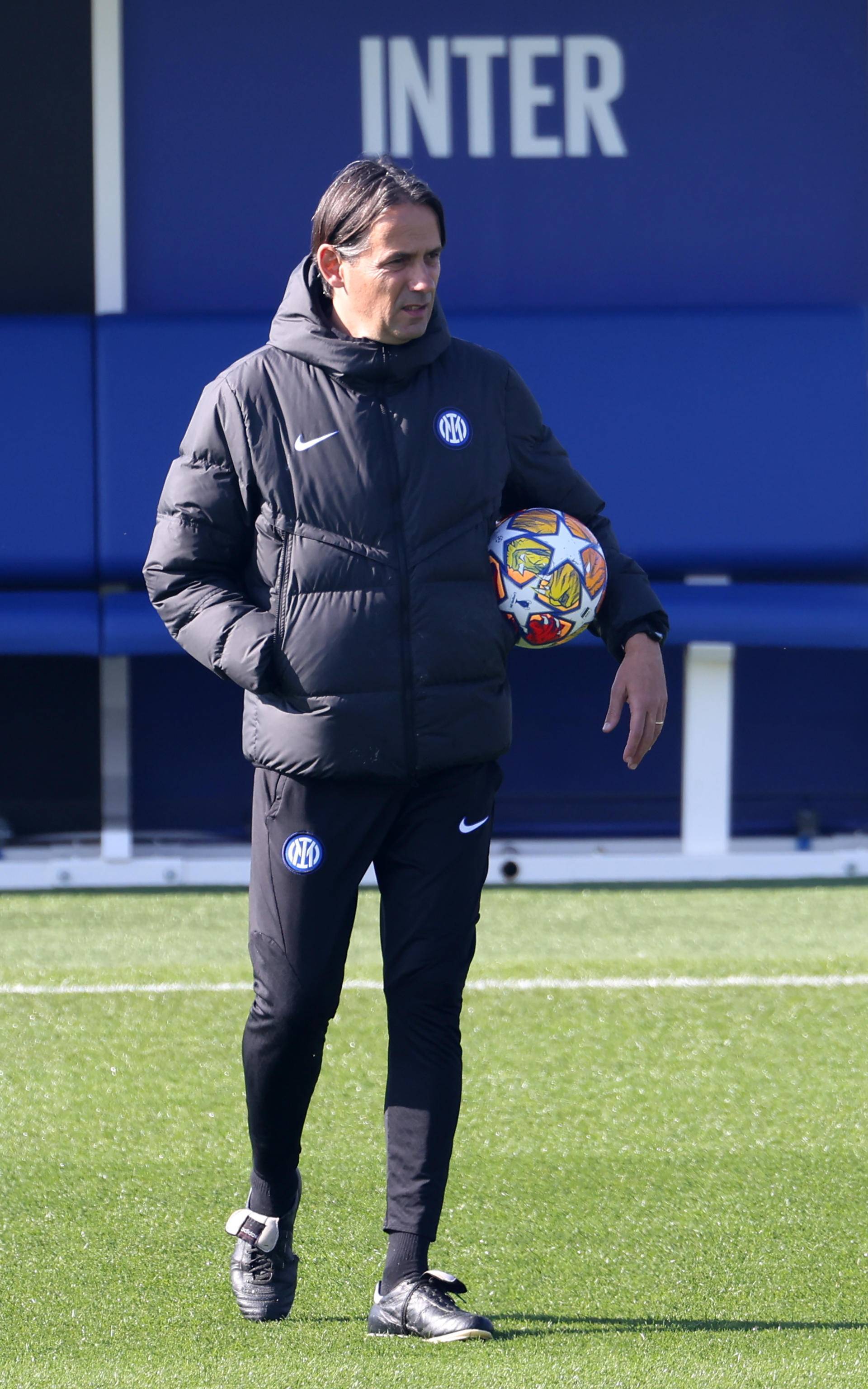 包含离谱！窗口期托特纳姆备战欧冠今夜北京国安调整名单以备中超，风云突变波尔图冲刺阶段回应争议的词条